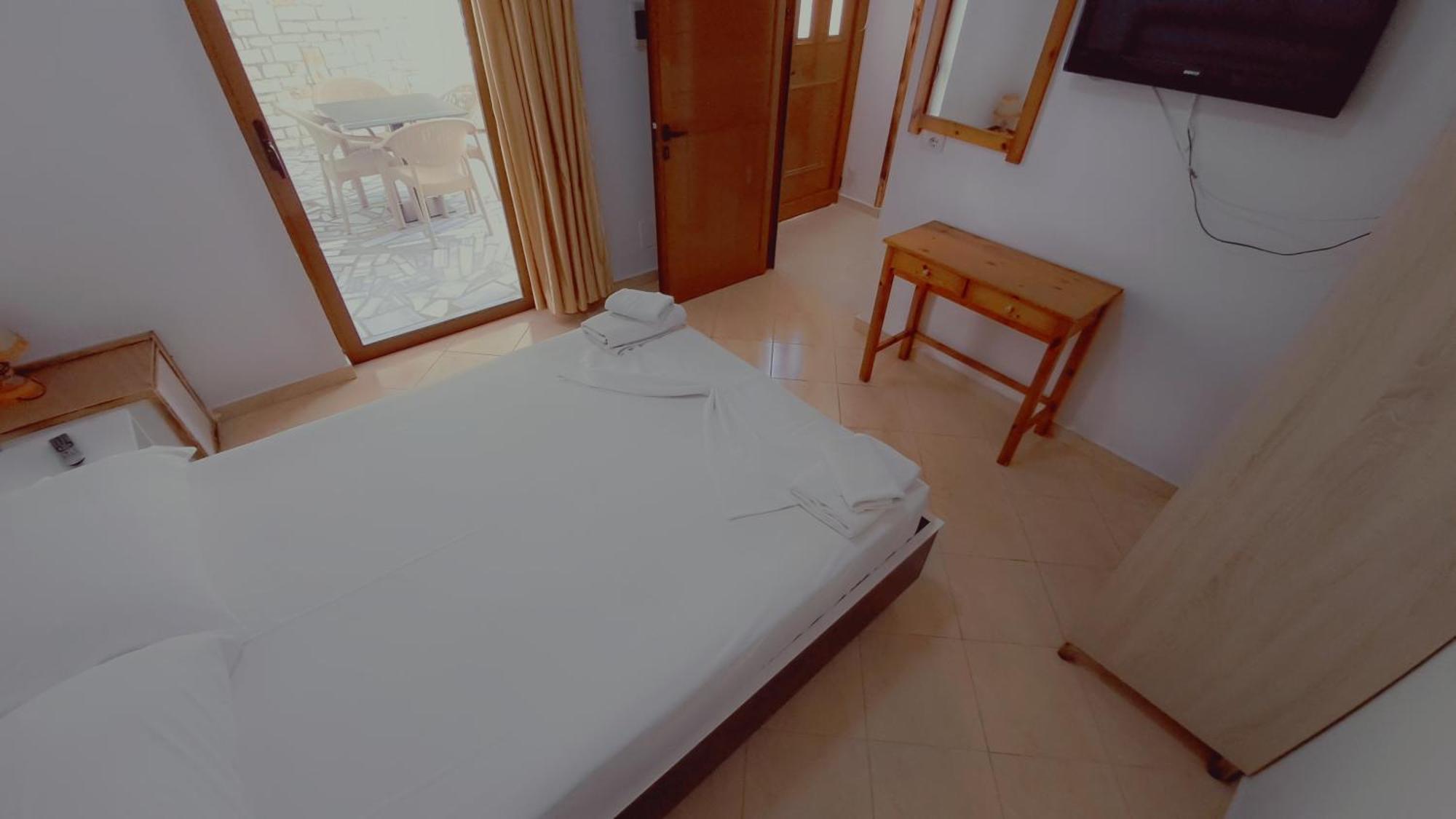 Hotel Vathi Ksamil Esterno foto