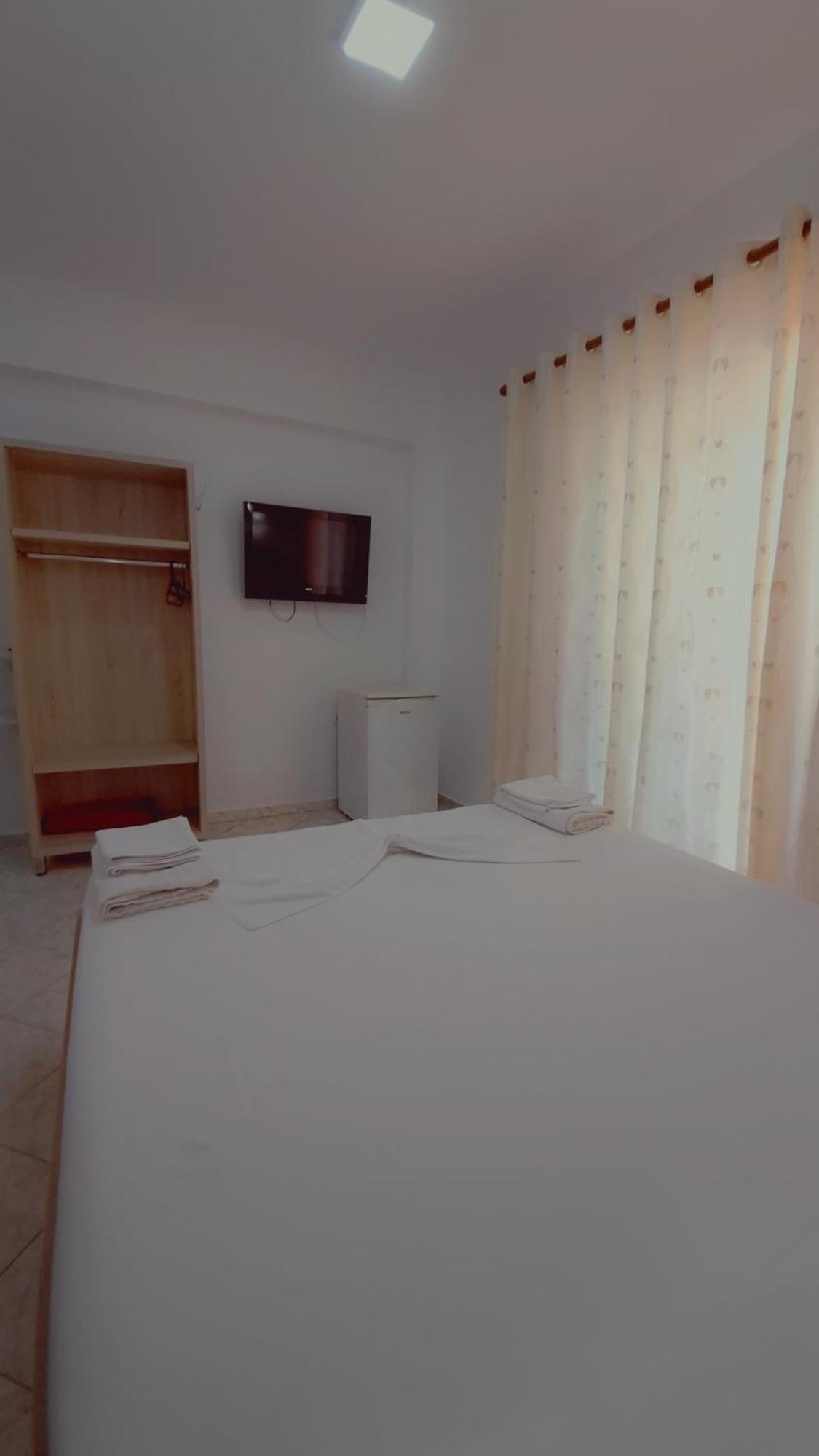 Hotel Vathi Ksamil Esterno foto
