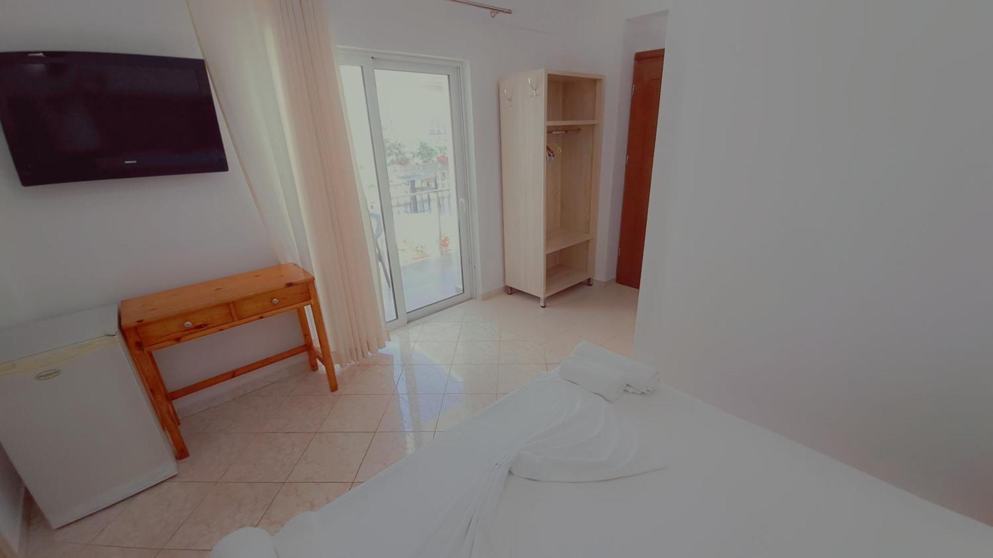 Hotel Vathi Ksamil Esterno foto